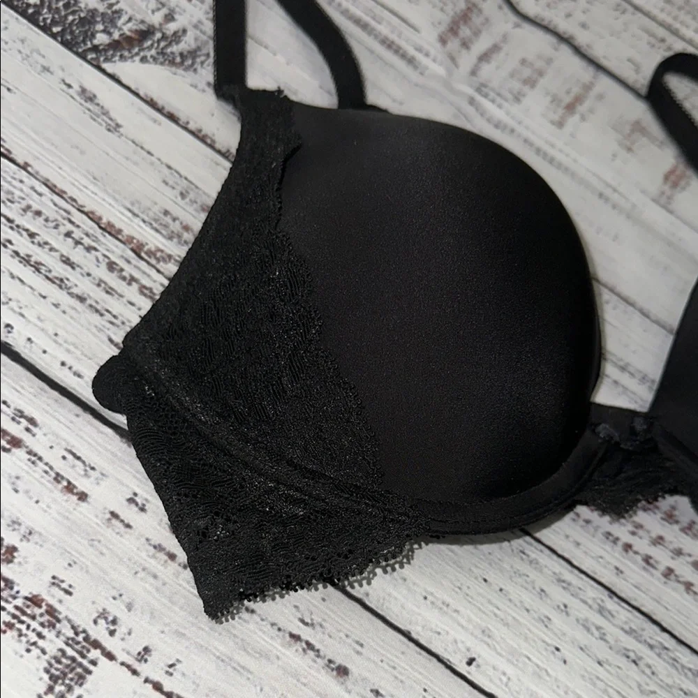 Victoria's Secret Black Bra with Molded‎ Cups and Adjustable Straps